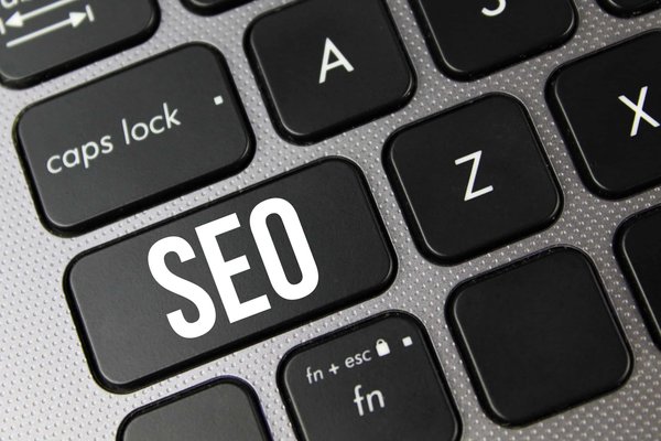 Optimisez votre présence digitale avec notre consultant SEO indépendant