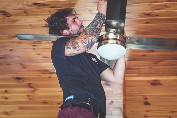 Marseille et Ses Meilleurs Électriciens : Un Guide Complet