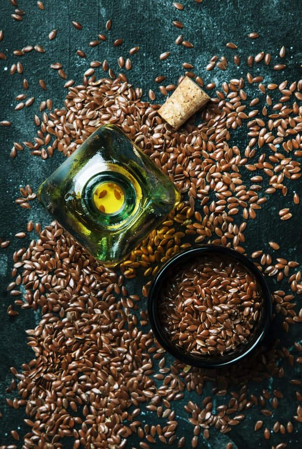 Quels sont les bienfaits obtenus avec l'application d'huile de lin sur du bois?