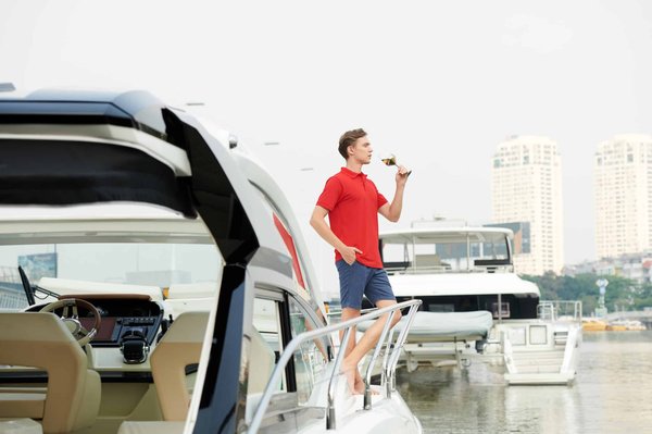 La revente de yachts de luxe : conseils et astuces.